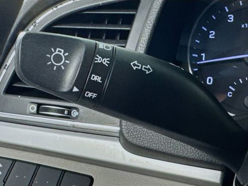 Used 2017 Hyundai Elantra SE image 13