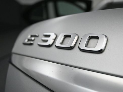 Used 2019 Mercedes-Benz E 300 E 300 image 22