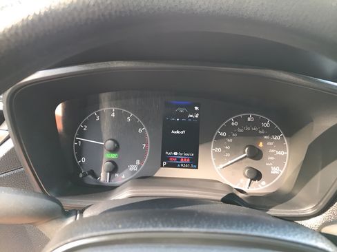 Used 2024 Toyota Corolla Cross AWD Hybrid image 19