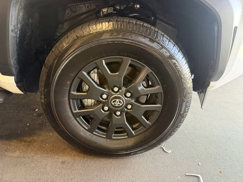 Certified 2026 Toyota 4Runner SR5 AWD/4WD image 29