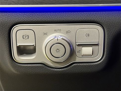 Certified 2025 Mercedes-Benz GLE 350 4MATIC image 10