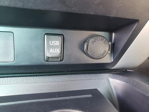 Used 2019 Toyota Tundra SR5 w/ Convenience Package AWD/4WD image 26