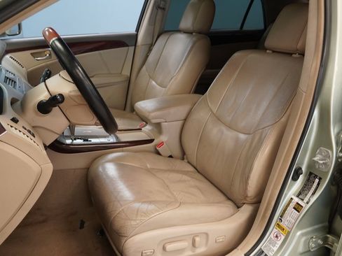 Used 2010 Toyota Avalon Limited FWD image 4