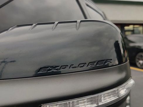 Used 2015 Ford Explorer Limited image 10