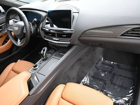 Used 2022 Cadillac CT5 V w/ Platinum Package RWD image 30