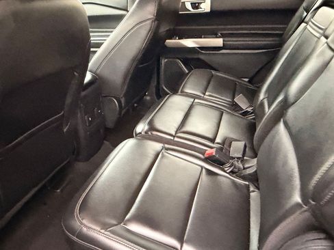 Used 2023 Ford Explorer XLT w/ Equipment Group 202A RWD image 16