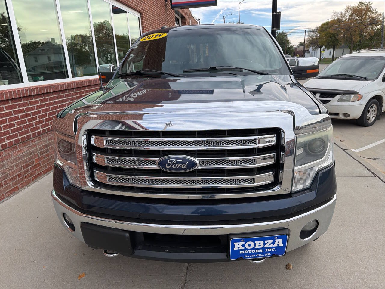 Used 2014 Ford F150 Lariat w/ Equipment Group 502A Luxury AWD/4WD image 5