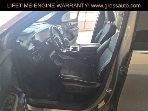Used 2026 Buick Enclave Preferred AWD/4WD image 17