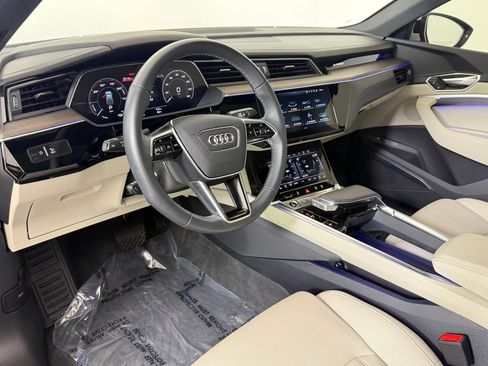 Used 2024 Audi Q8 e-tron Prestige AWD/4WD image 4