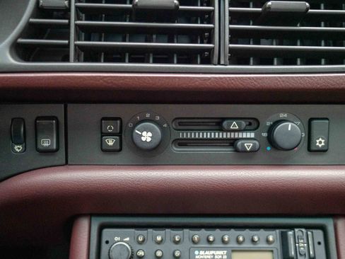 Used 1986 Porsche 944 Turbo image 23