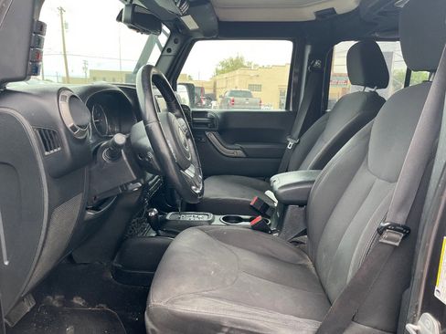 Used 2014 Jeep Wrangler Unlimited Sport w/ Quick Order Package 24S AWD/4WD image 11