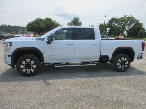 New 2026 GMC Sierra 2500 Denali w/ Denali Reserve Package AWD/4WD image 10