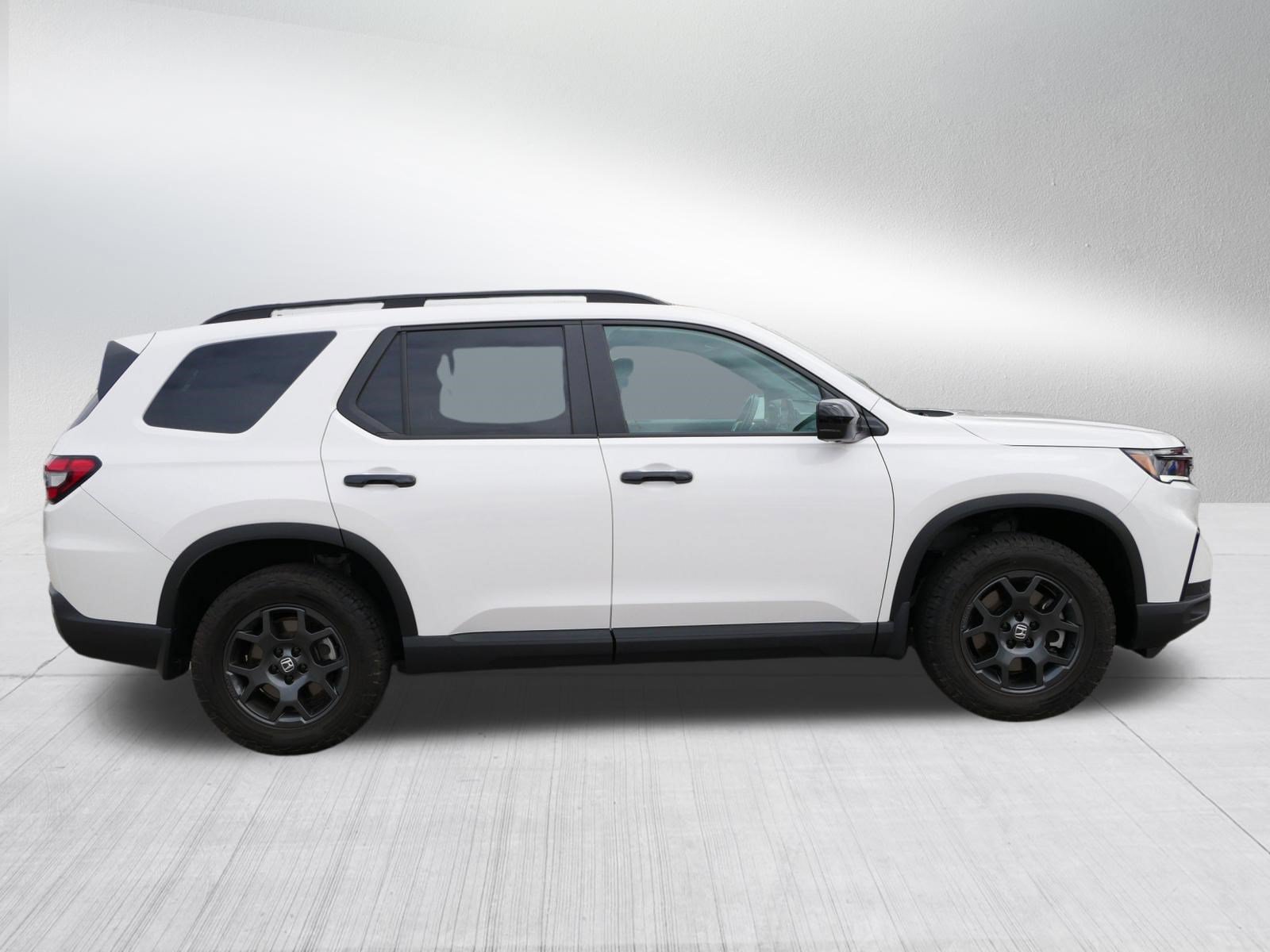 Certified 2024 Honda Pilot TrailSport image 8