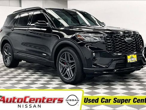 Used 2025 Ford Explorer ST AWD/4WD image 1