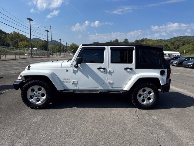 Used 2014 Jeep Wrangler Unlimited Sahara w/ Max Tow Package AWD/4WD image 5