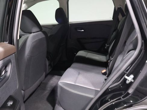 Used 2023 Nissan Rogue SV image 17