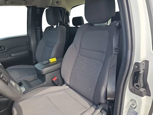 Used 2024 Nissan Frontier S RWD image 15