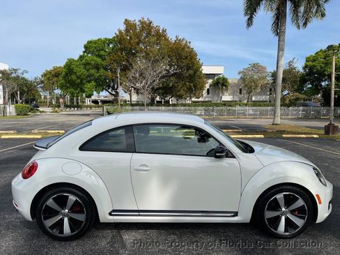 Used 2012 Volkswagen Beetle Launch Edition image 14