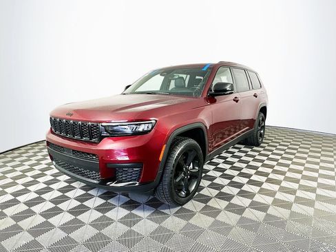Certified 2022 Jeep Grand Cherokee L Laredo image 6