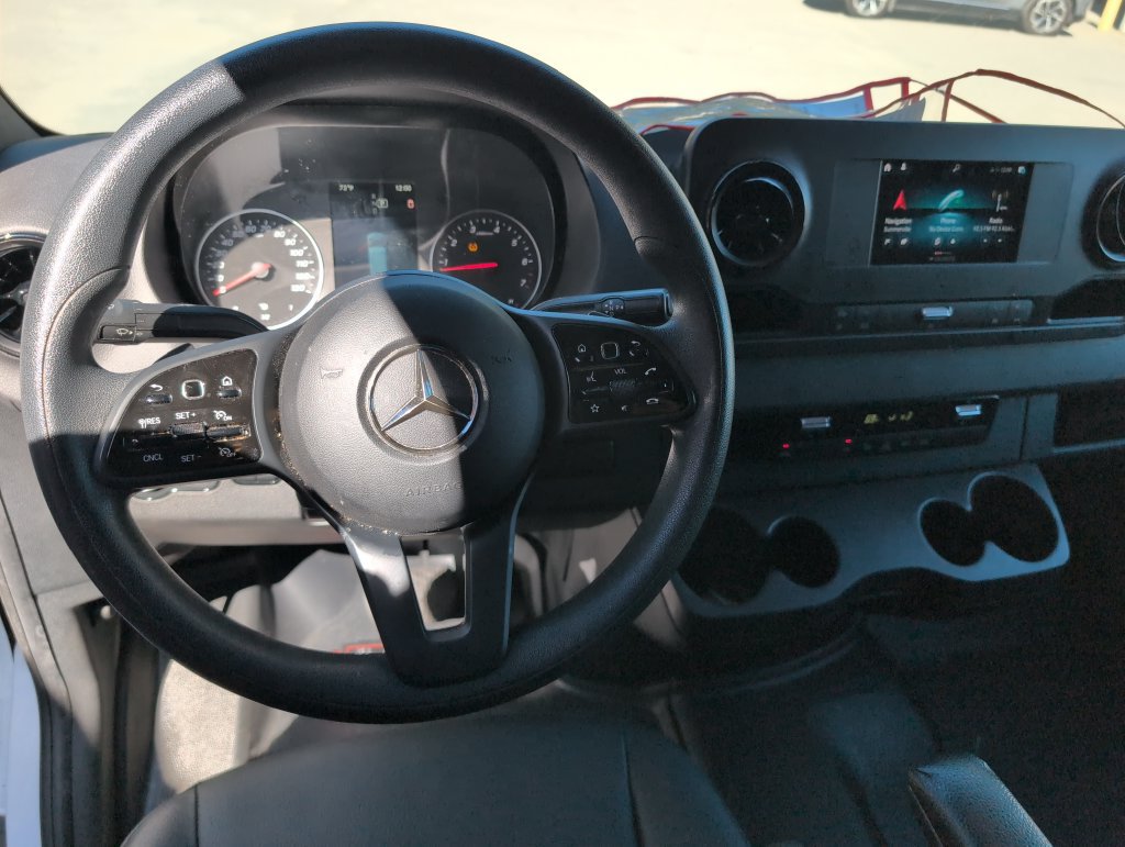 Used 2023 Mercedes-Benz Sprinter 1500 image 13
