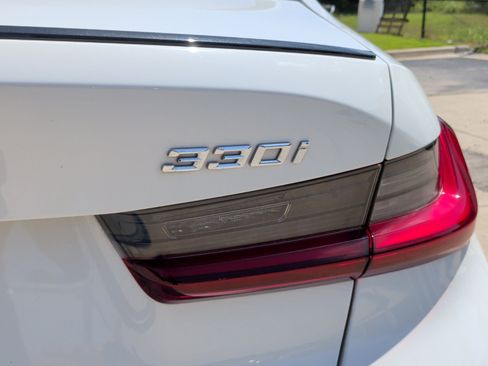 Used 2023 BMW 330i Sedan w/ M Sport Package RWD image 11