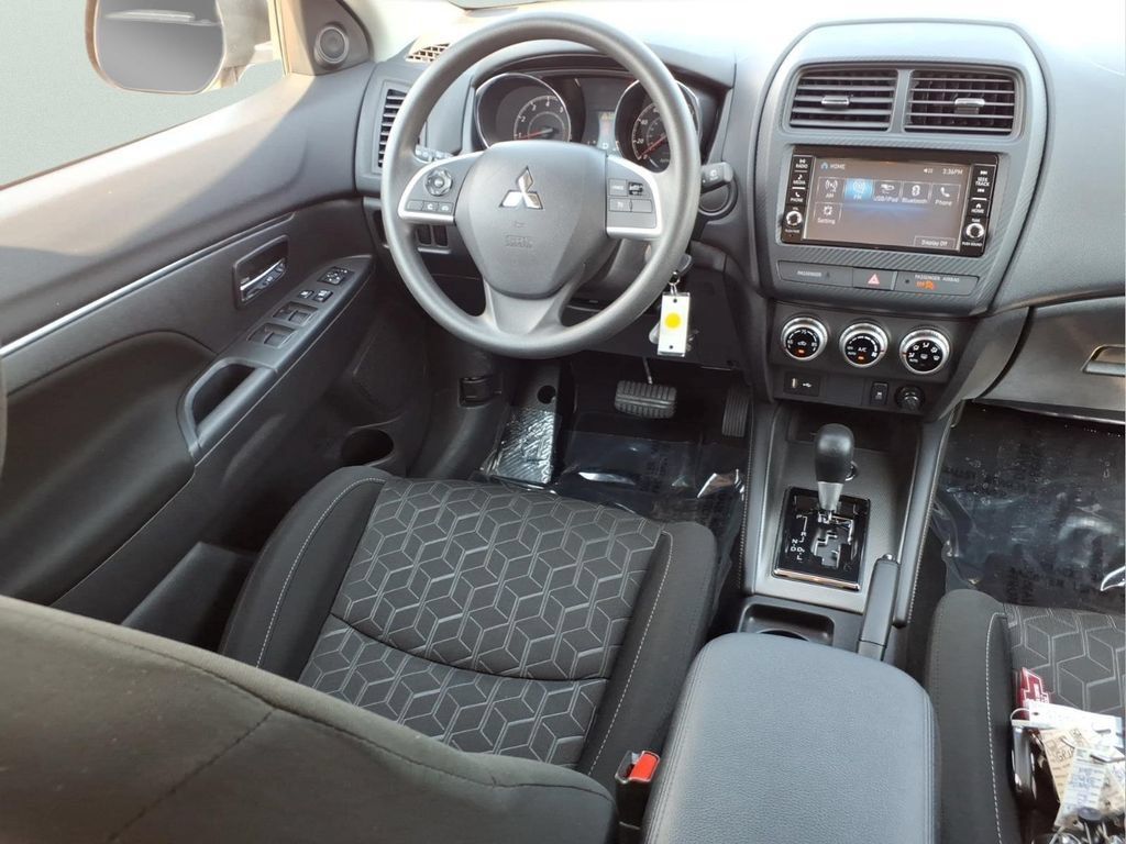 Used 2024 Mitsubishi Outlander Sport ES AWD/4WD image 6