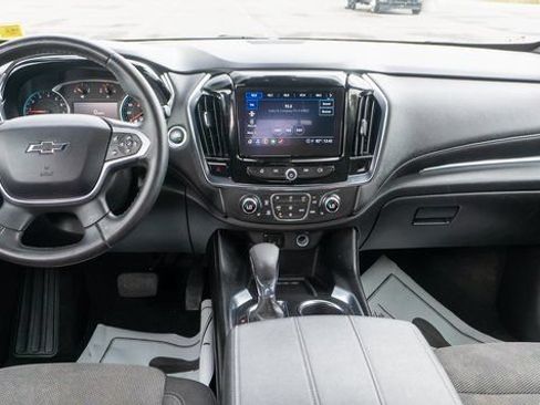 Used 2023 Chevrolet Traverse LT FWD image 14