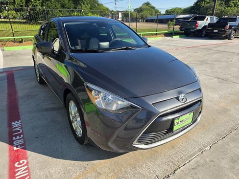 Used 2017 Toyota Yaris iA FWD image 5