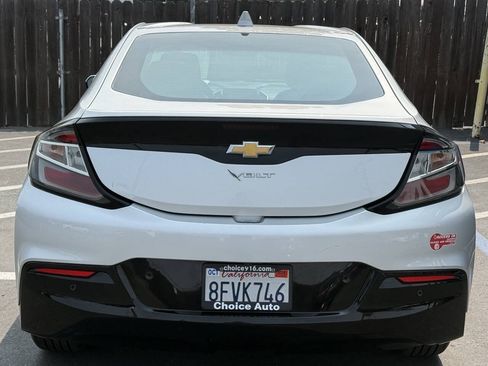 Used 2018 Chevrolet Volt Premier w/ Driver Confidence Package FWD image 5