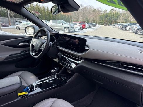 Used 2024 Buick Envista Avenir image 46