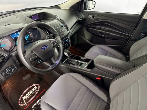 Used 2019 Ford Escape S image 5