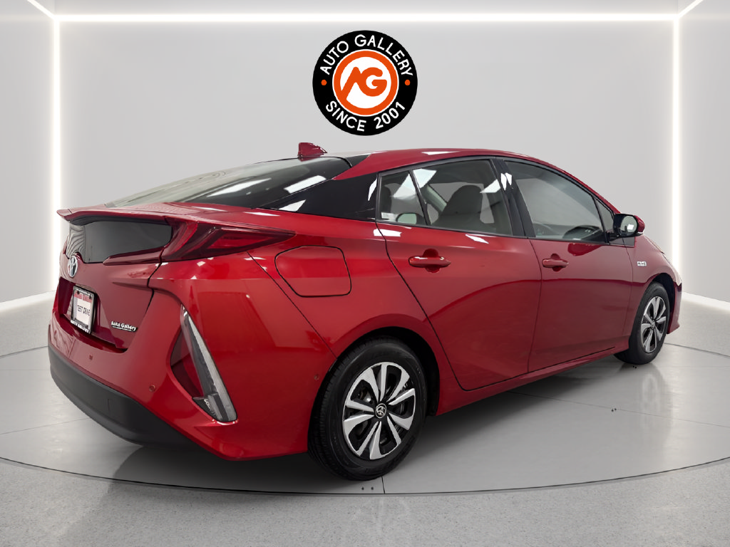 Used 2017 Toyota Prius Prime Advanced FWD image 7