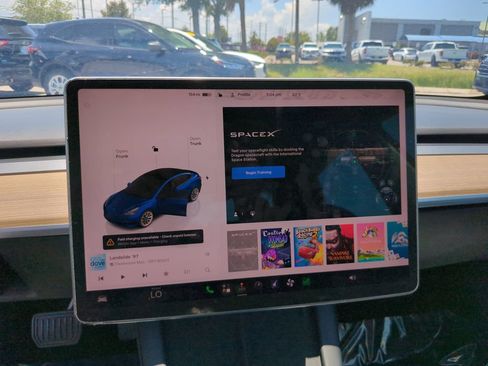 Used 2023 Tesla Model 3 Standard Range RWD image 29