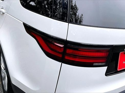 Used 2024 Land Rover Discovery S image 20