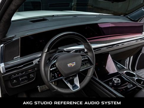 Used 2025 Cadillac Escalade V w/ LPO, ONYX Package image 13