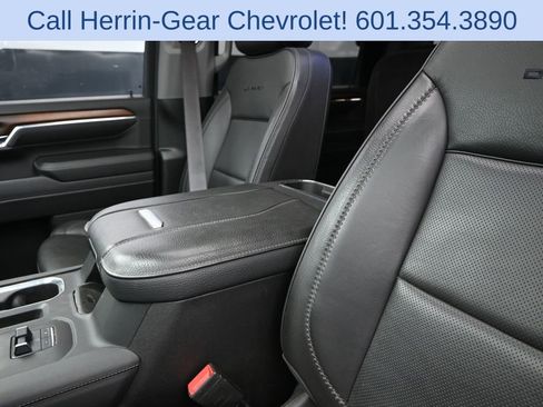 Used 2024 GMC Sierra 3500 Denali w/ Denali Reserve Package AWD/4WD image 14