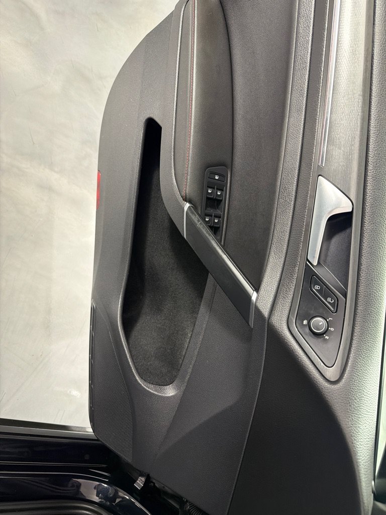 Used 2019 Volkswagen GTI SE FWD image 10