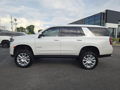 Used 2021 Chevrolet Tahoe High Country RWD image 12