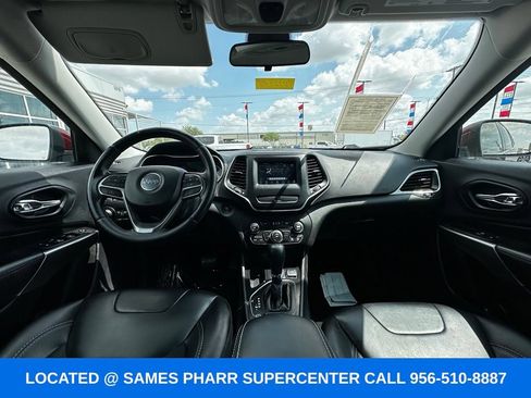 Used 2019 Jeep Cherokee Latitude Plus w/ Trailer Tow Group FWD image 10