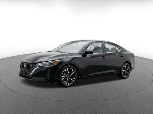 Used 2025 Nissan Sentra SV FWD image 3