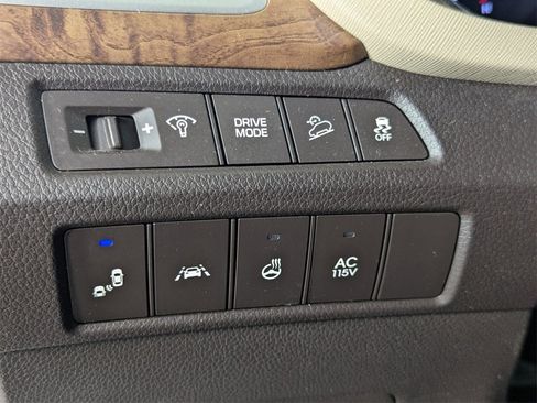 Used 2017 Hyundai Santa Fe SE Ultimate w/ SE Ultimate Tech Package 03 image 13