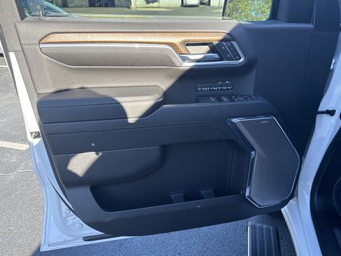 Used 2024 Chevrolet Silverado 1500 High Country image 23