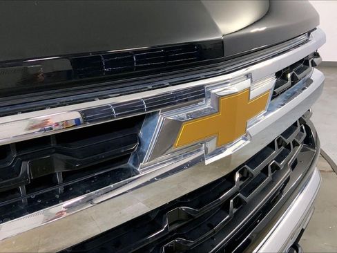 Used 2023 Chevrolet Silverado 1500 LT AWD/4WD image 28
