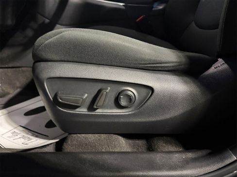 Used 2022 Toyota RAV4 XLE w/ Convenience Package image 21