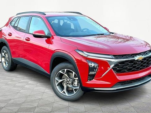 New 2026 Chevrolet Trax LT w/ Driver Confidence Package image 2