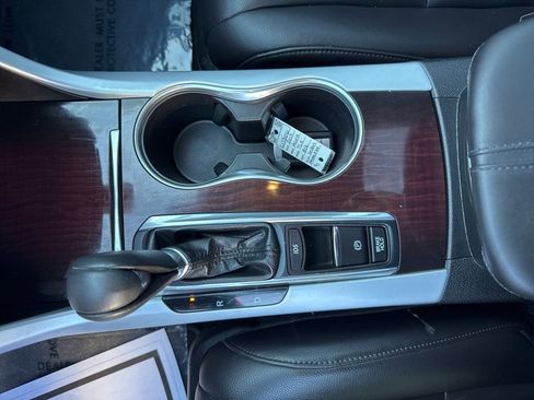 Used 2017 Acura TLX image 25
