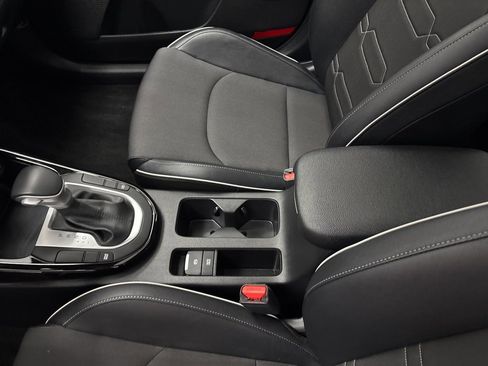 Used 2024 Kia Forte GT-Line w/ GT-Line Premium Package image 16