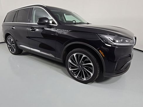 Used 2025 Lincoln Aviator Reserve w/ Equipment Group 201A image 7
