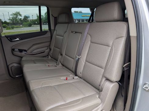 Used 2019 GMC Yukon XL SLT w/ Open Road Package AWD/4WD image 18