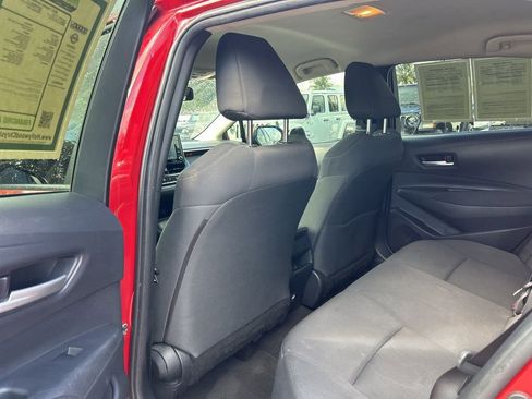 Used 2021 Toyota Corolla LE image 29